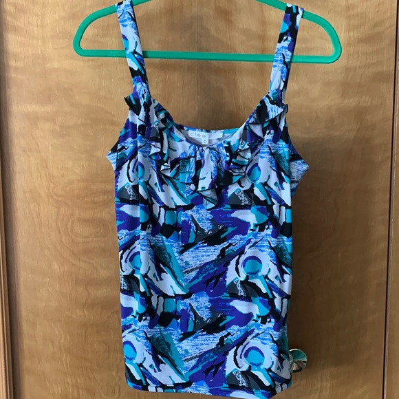 Cleo Abstract Ruffle Tank - Picture 4 of 9